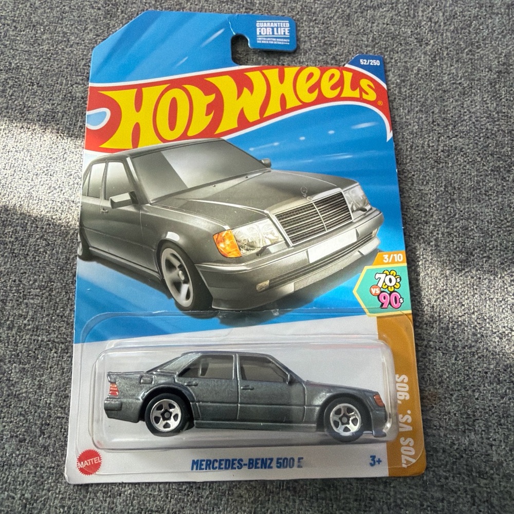Hot Wheels Mercedes-Benz 500 E - Gray